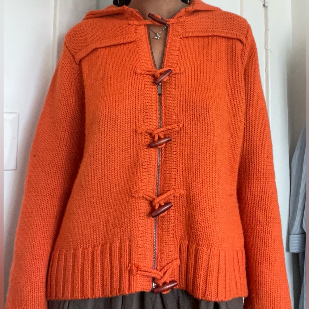 Vintage knit zip up cardigan with a hood, and tooth buttons.